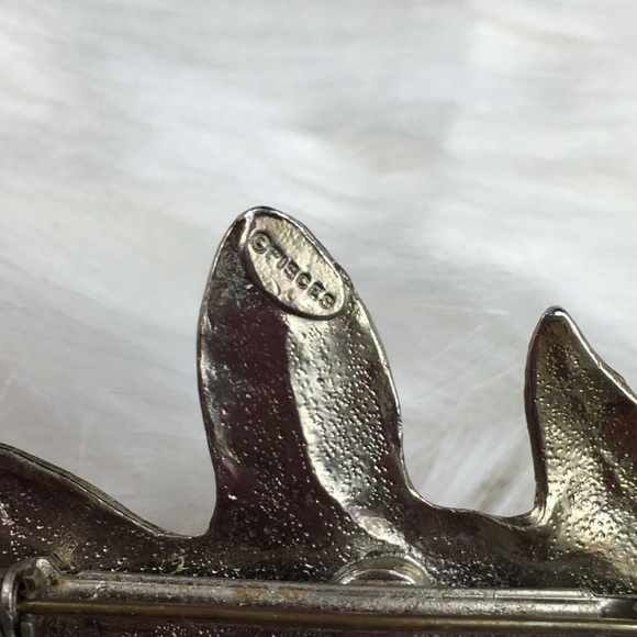 Vintage Pisces Leaf Brooch w/ Green Cabochon - Picture 7 of 7